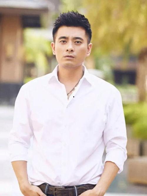 爆料娱乐圈男演员,揭秘明星背后的真实故事
