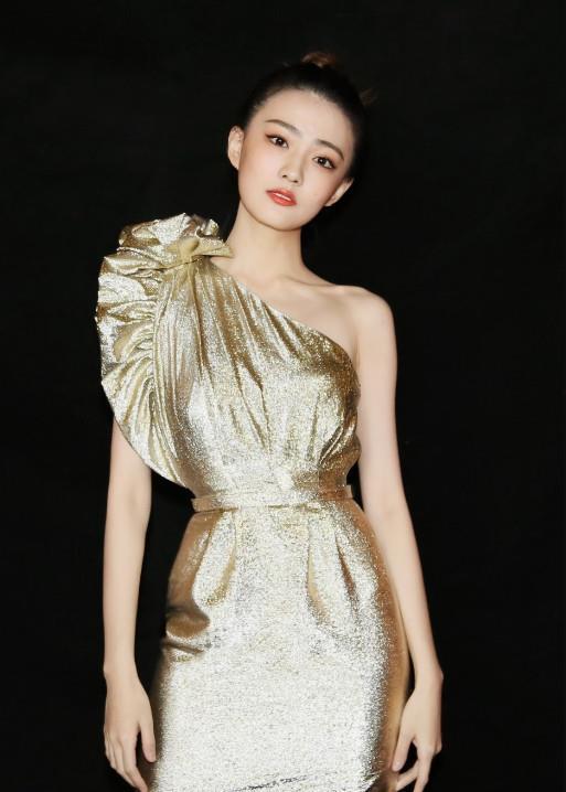 徐璐最新爆料周深邓紫棋,周深邓紫棋神秘合作引关注