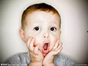 爆料宝宝抠鼻子视频,网友直呼可爱爆表！