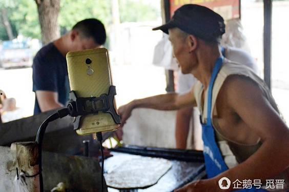 爆料直播大叔视频大全最新,揭秘爆料直播大叔的火爆瞬间