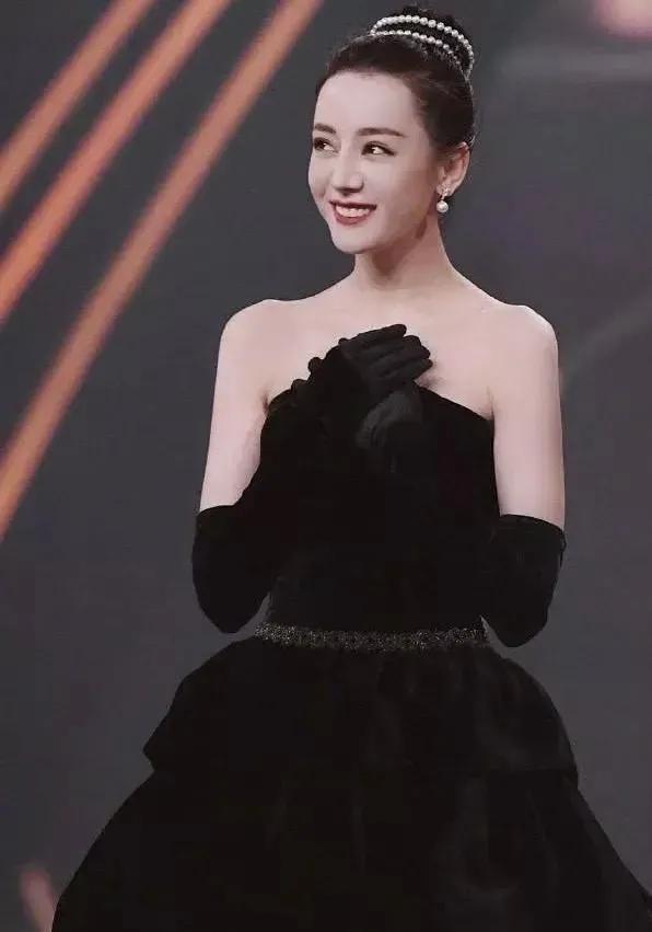 娱乐圈不露脸爆料,不露脸明星的幕后故事