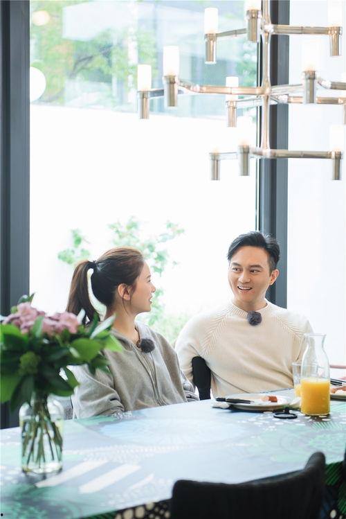 袁咏仪张智霖圈内爆料,娱乐圈的甜蜜爱情故事