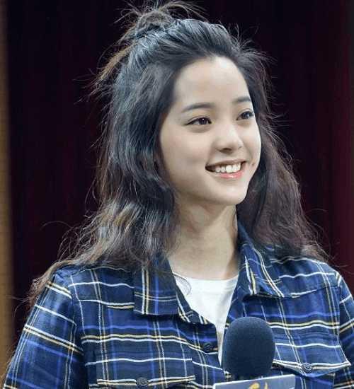 圈内导演爆料女星素颜,女星素颜照曝光，真实颜值引发热议