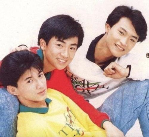 小虎队互相爆料视频播放,重温青春回忆